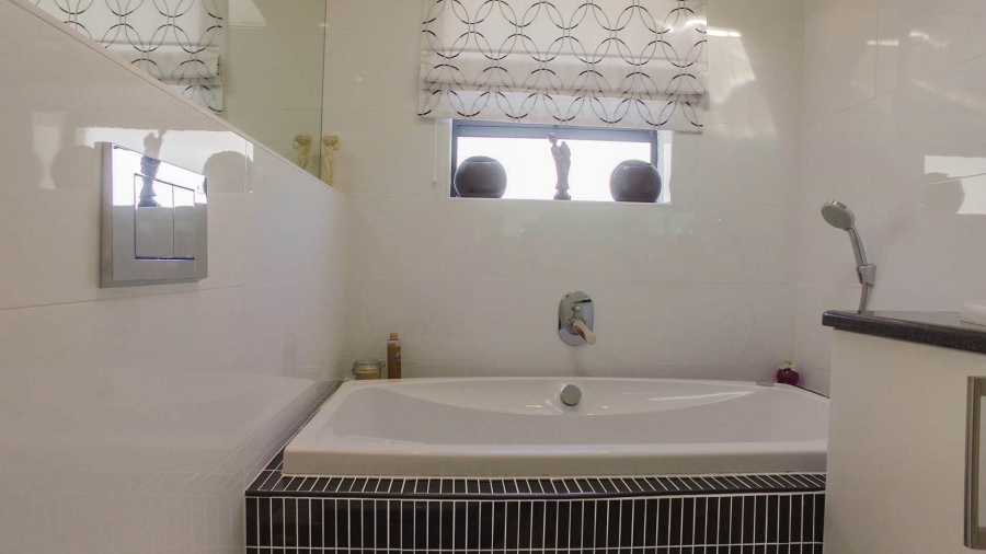 3 Bedroom Property for Sale in Baronetcy Estate Western Cape